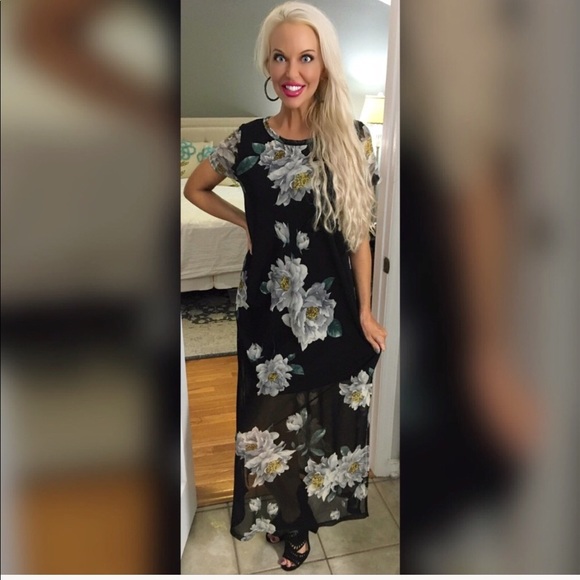 Stunning mesh overlay floral dress! - Picture 3 of 5